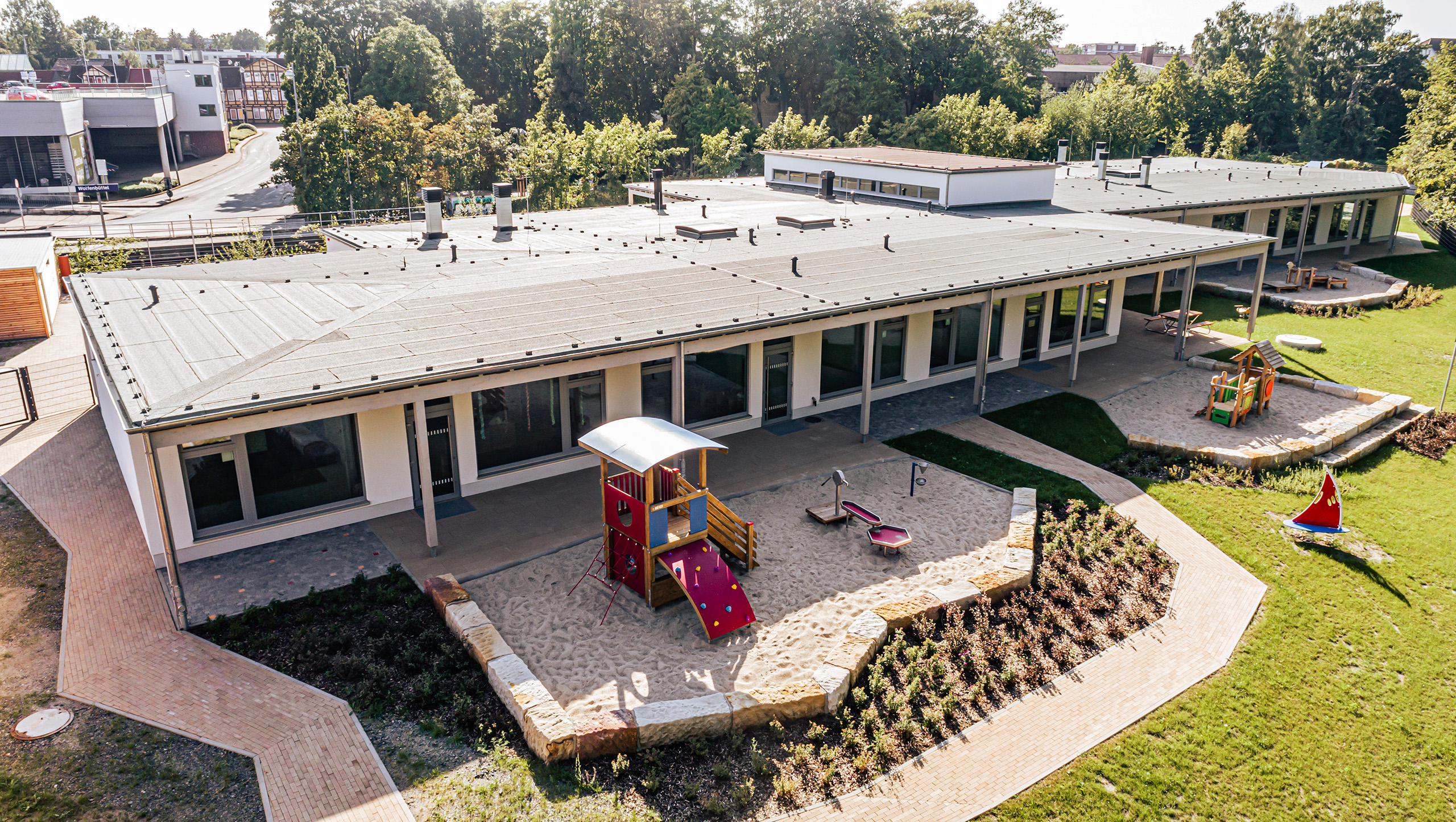 Kindertagesstätte Ansicht - Holzbauweise im Kommunalbau - auch in Hildesheim, Hannover und Braunschweig - Holzbau Schaab